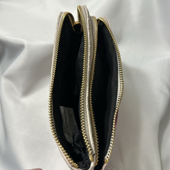 Steve Madden BTRELL Wristlet - NWT - Picture 9 of 10